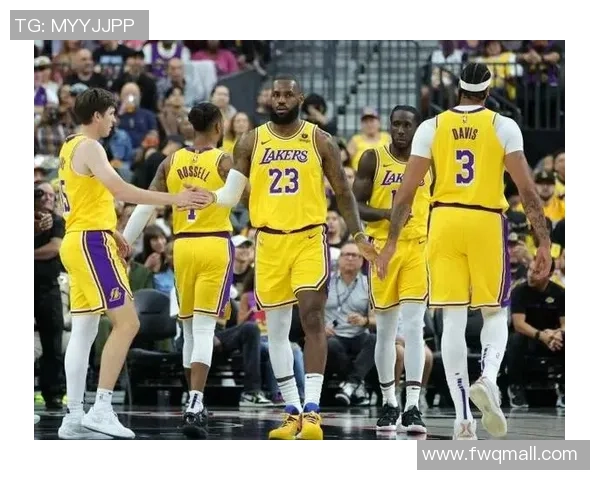 湖人对阵骑士2008年常规赛精彩回顾与赛后分析