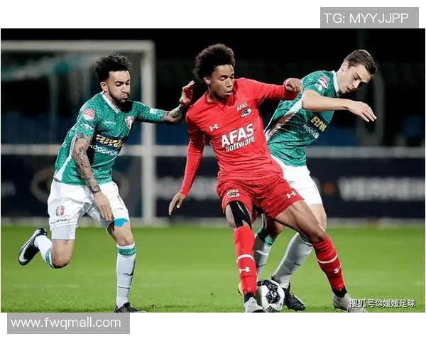 阿尔梅勒城与多德勒支的激烈对决揭示了足球战术的精彩与魅力 阿尔梅勒城与多德勒支的激烈对决揭示了足球战术的精彩与魅力